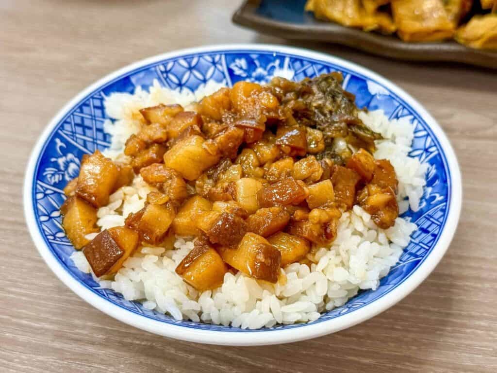 台中餐廳推薦 - 林記飯館滷肉飯